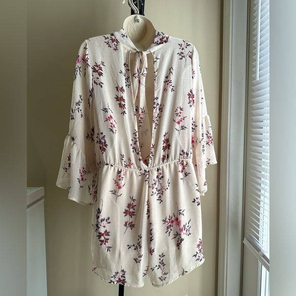 See through Flowery Romper - images shows FLAWS - Picture 1 of 8